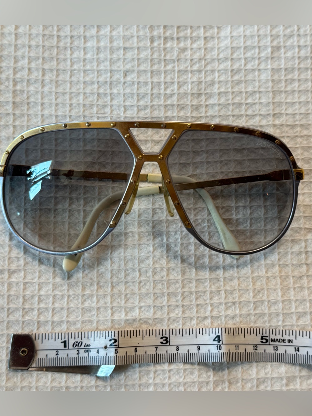 Vintage Alpina men’s Gold Rivet Aviator Sunglasses with Gradient Gray Lenses - Picture 4 of 10